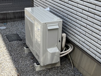 千葉県八千代市A様、交換工事後の室外ユニット、AEY-4042X