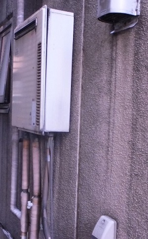 東京都目黒区Ｎ外科クリニック様　交換工事前　ガスター　OUR-2400（右側からの写真）