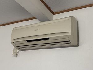 千葉県佐倉市A様の交換工事前、長府温水床暖房付エアコンの室内機、RCY-4030SVX