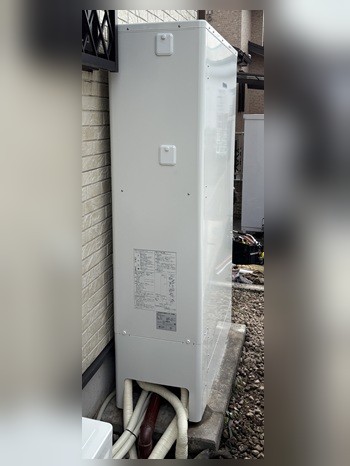 東京都小平市S様の交換工事後、コロナの貯湯ユニット、CTU-E372AZ1