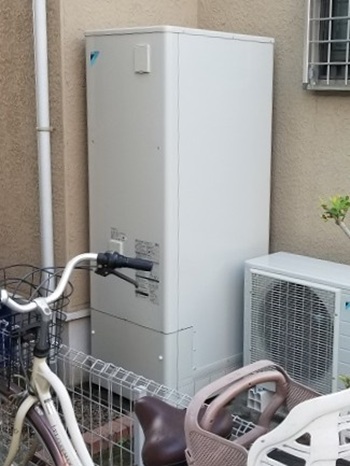 角型のエコキュートの貯湯ユニット