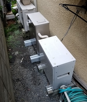 東京都東村山市H様、交換工事後の新しい熱源機＆制御ボックス